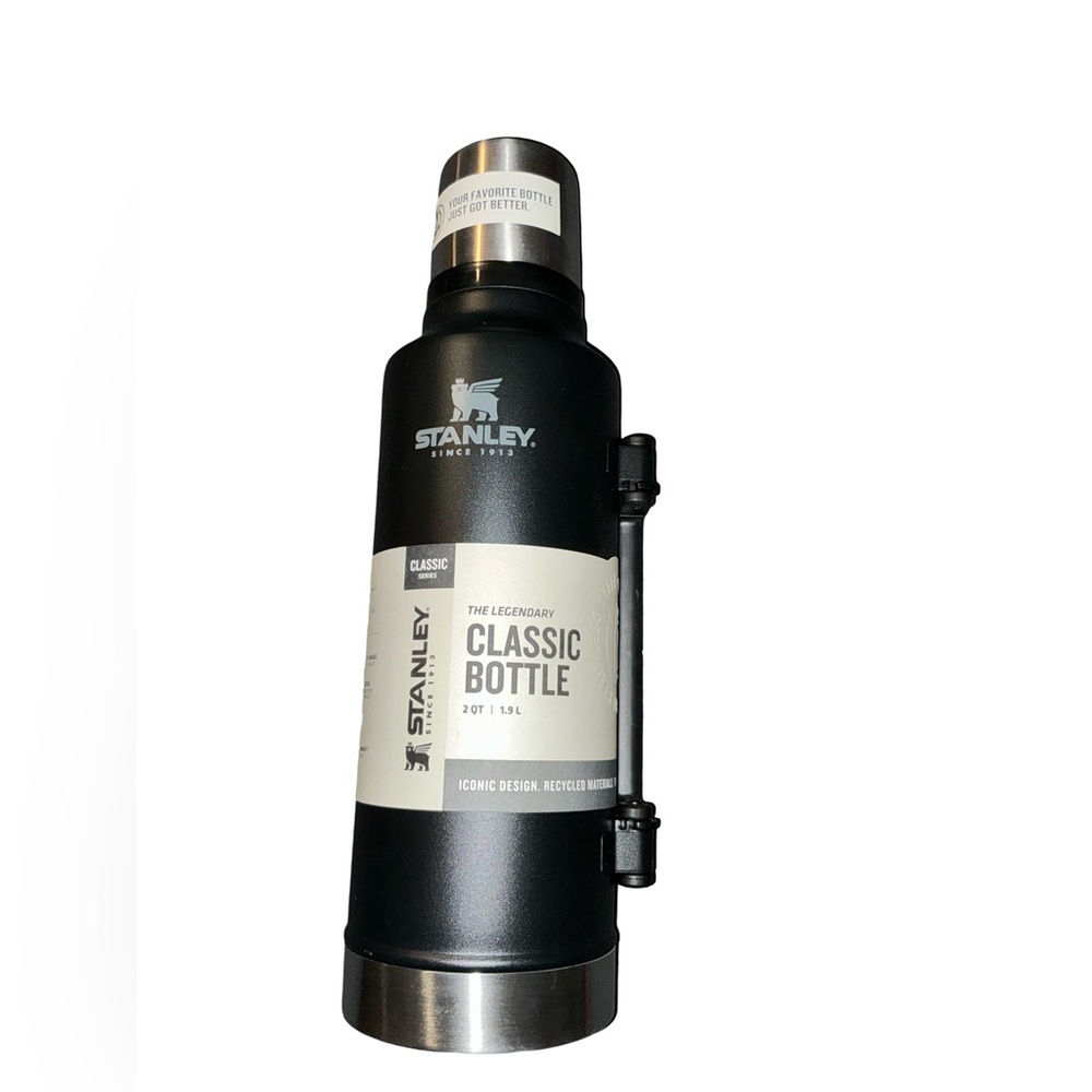 Stanley Classic Bottle “Black 2.0” 2 QT NWT